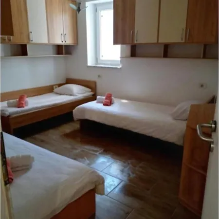 G&e 1 Διαμέρισμα *